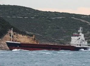 Rus gemisi Boğaz'da karaya oturdu