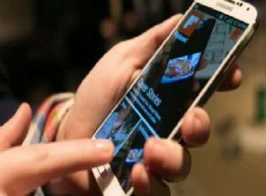 Samsung'un yeni silahı Galaxy F geliyor