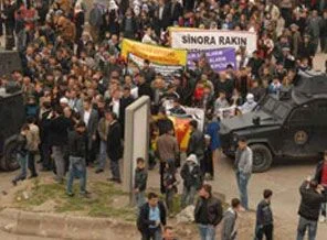 Silopi'de olaylı yürüyüş