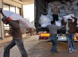 Suriyeli sığınmacılara yardım