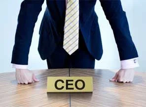 Ünlü CEO balkondan düşüp öldü