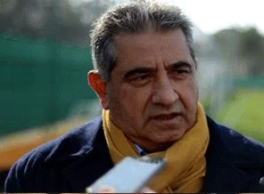 Uslu: Kafasına saksı düştü herhalde