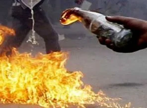 Van'da okuma salonuna molotoflu saldırı