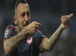 Yunan golcü, Fulham'da