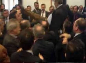Zeyid Aslan'a şok!