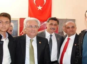 288 Ak Partili CHP'ye geçti