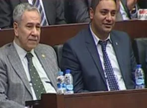 AK Parti grubunda Arınç'ı ağlatan slogan