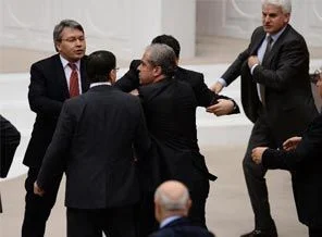 AK Parti'li Tayyar ile BDP'li Kaplan arasında tartışma