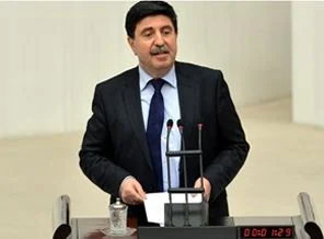 Altan Tan: 'Barzani Kürtlerin anasına küfredenlere ihale verdi'
