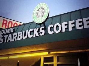 'Aptal Starbucks'ın altından bakın kim çıktı