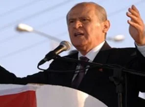 Bahçeli: İktidarın üzerinde kara gölge dolaşıyor