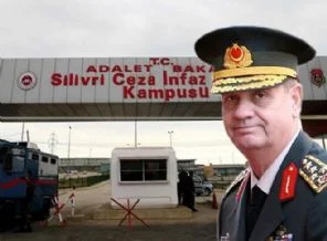 Başbuğ koğuşuna Andımız'ı astı
