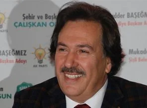 Başeğmez: Kral öldü yaşasın kral
