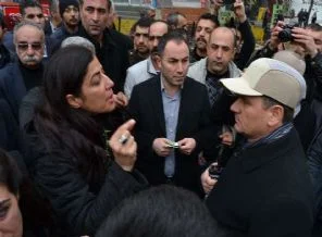BDP'li Ayla Akat ile polis tartıştı
