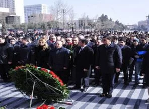 Binlerce Azerbaycanlı Hocalı kurbanlarını andı