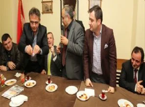 CHP kartını yırtarak AK Parti'ye katıldı