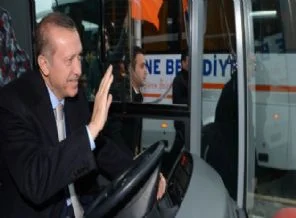 Erdoğan, şoför koltuğuna oturdu