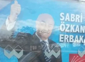 Fatih'ten CHP adayı olan Erbakan'dan Milli Görüşlü pozu