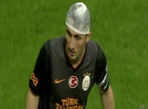 Gol sevinci yaşarken sakatlandı!