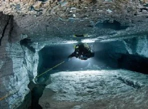 Gölün altında büyüleyici dünya(Foto Galeri)