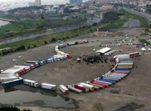 İHH 229 TIR'ı Suriye'ye gönderdi