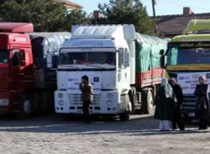 İHH'nin yardım konvoyu bölgeye ulaşmaya başladı