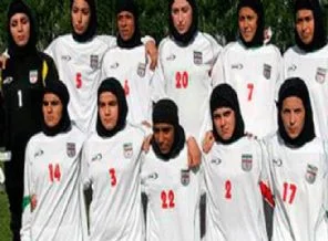 İran bayan futbol takımında 4 erkek çıktı