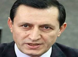 Kendileri dışında herkesi dinlemişler