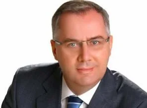 Kılıçdaroğlu Turgut Dibek'in istifa dilekçesini yırttı