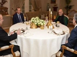 Köşk, Üçlü Zirve'ye ev sahipliği yapıyor