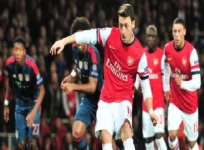 Mesut Özil istenmeyen adam oldu