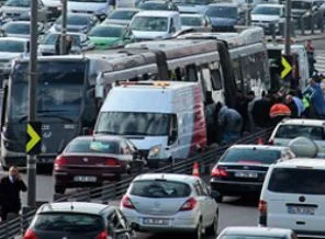 Metrobüs kaza yaptı!