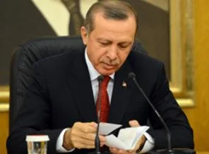 O böcekler Başbakan Erdoğan'ın telefonun altında çıktı!