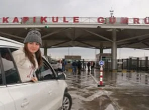 Sınır kapılarındaki vize uygulamasına devam
