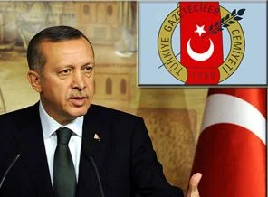 TGC: Başbakan, gazetecileri azarlamaktan vazgeçmeli