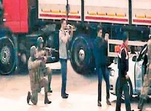 TIR olayında yakalanan iki askerde flaş gelişme