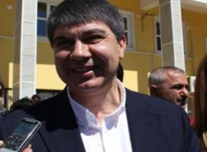 Antalya'da Türel zaferini ilan etti