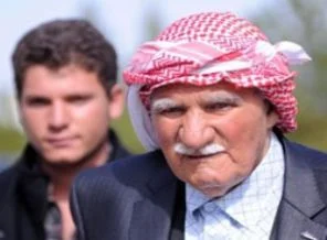 Başbakan'ı karşılayan sürpriz isim!