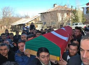 Burak Can son yolculuğuna uğurlandı