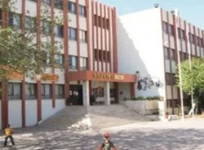 Cemaat okulunda linç girişimi