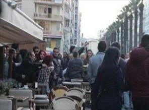 Demokrat İzmir'de AK Partililere saldırı