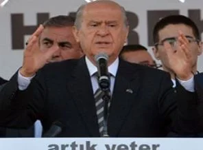 Devlet Bahçeli'den Deniz Baykal gafı
