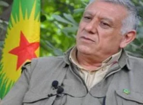 Diyarbakır Newroz'unda bir ilk ekranda bakın kim var?