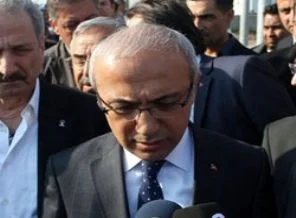 Elvan: Twitter'ın kapanması siyasi değil