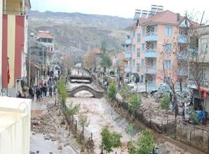 Gölbaşı sele teslim oldu