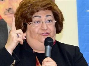 Güldal Akşit: O yaşta meydanlarda olmamalı