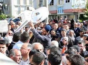 Hacı adayları arasında gergin anlar!