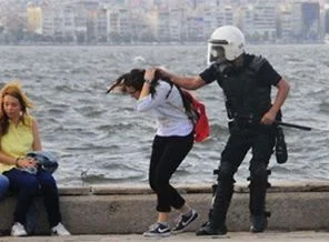 İzmir Emniyeti o polislerin suçunu kabul etti
