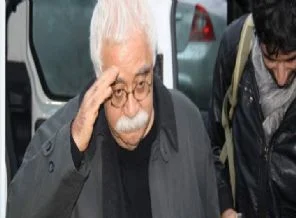 Kalabalığı öfkelendiren Kırca asansörle kaçtı
