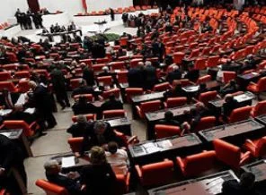 Meclis çalışmalarına 10 gün ara verildi